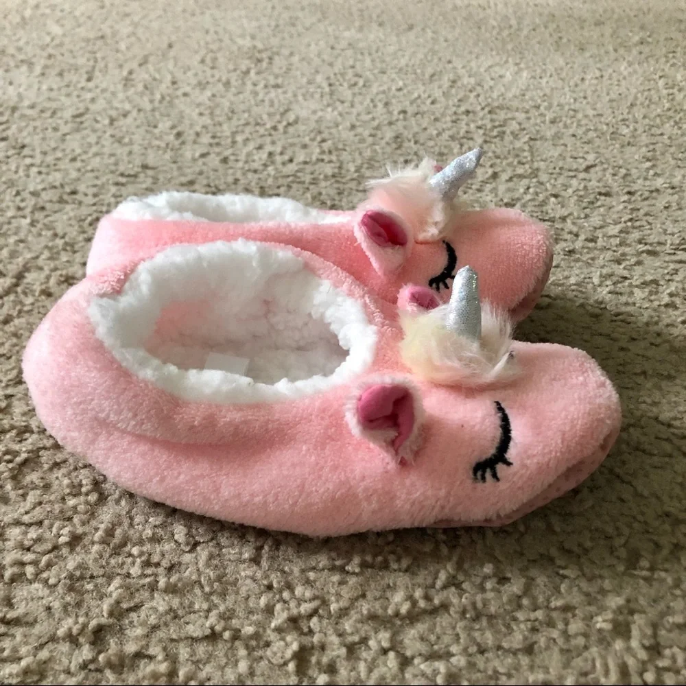 Btween Girls Pink Unicorn Fluffy Slippers NWOT